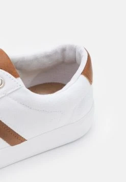 En Remise Pier One Baskets basses sneakers rond homme 13 En Remise Pier One Baskets basses sneakers rond homme -Promos Pier One Boutique 5ae6611947e14eb7984c06969c8c68f0