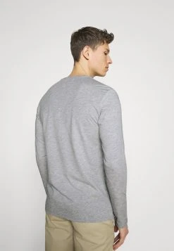 Prix Cassé Pier One 2 PACK - T-shirt à manches longues t-shirts col rond homme -Promos Pier One Boutique 5d11c795627a43d3ae83293311d17f0a