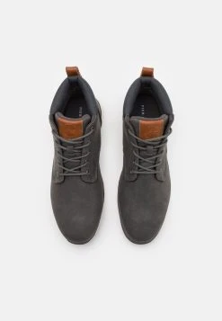 Pier One Baskets montantes Discount En Ligne baskets & sneakers rond homme -Promos Pier One Boutique 5d54a14fce3142fca06300724bbddad9