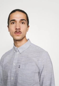 Prix Cassé Pier One Chemise chemises col à boutons homme 13 Prix Cassé Pier One Chemise chemises col à boutons homme -Promos Pier One Boutique 61e9faef5c474269b204821bb4250b5d