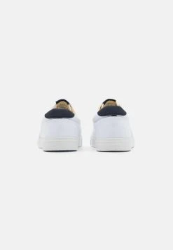 Pier One Prix Légers UNISEX - Baskets basses sneakers rond -Promos Pier One Boutique 624740ea2db543eb923e2932683858c1