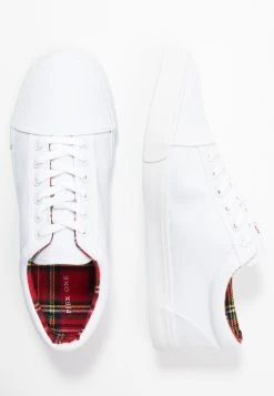 Pier One UNISEX - Baskets basses Faible Prix sneakers rond 10 Pier One UNISEX - Baskets basses Faible Prix sneakers rond -Promos Pier One Boutique 63eef2a192b446deb8fe19186f9bbf6d