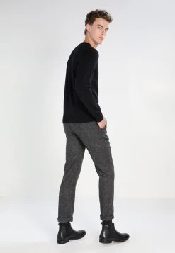 Pier One Plus Bas Prix De Vente Pullover pulls et gilets col en v homme -Promos Pier One Boutique 675afff738254777bfb69195257fb8da