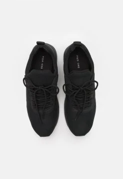 Pier One Baskets basses Prix Cassé baskets & sneakers rond homme -Promos Pier One Boutique 675fc9af38c14356aa164fc3801b5faf