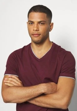 Pier One Prix Allégé T-shirt basique t-shirts & polos col en v homme -Promos Pier One Boutique 67671e08d12343d69cdb83f305fe5212