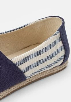 Pier One Prix Gelé Espadrilles rond unisex 13 Pier One Prix Gelé Espadrilles rond unisex -Promos Pier One Boutique 69314eaa0e424f77864e97404b066aea