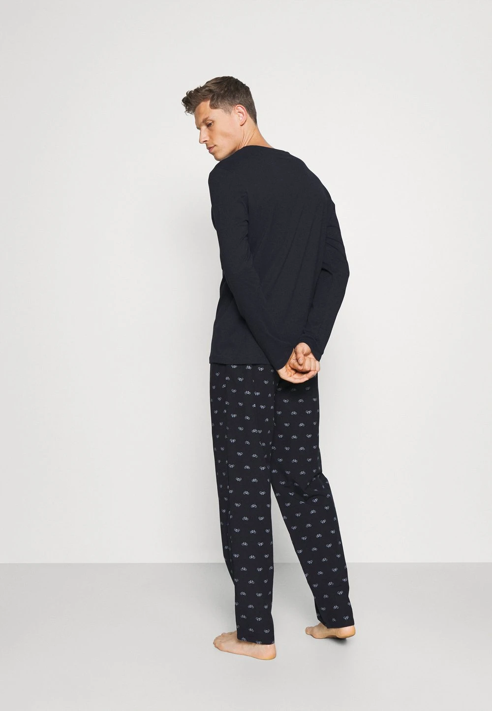 Pier One Pyjama Prix Légers pyjamas normale homme 5 Pier One Pyjama Prix Légers pyjamas normale homme – Image 3