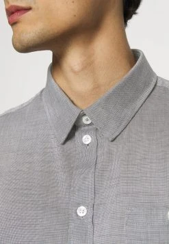 Vendre Pier One Chemise chemises col kent homme 11 Vendre Pier One Chemise chemises col kent homme -Promos Pier One Boutique 6a0670e5ad034385856c43a2e4ea5646