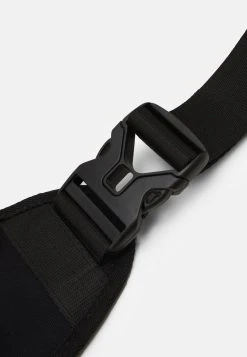 Pier One Rabais UNISEX - Sac bandoulière sacs et bagages fermeture à clip -Promos Pier One Boutique 6d691feef3b34d42a33ade455cb03592