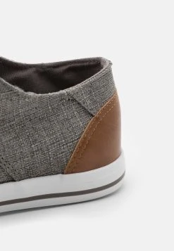 Pier One Prix Affortable Chaussures à lacets derbies et richelieus rond homme -Promos Pier One Boutique 7084c07d5dfa4b17b8a7013362a1857a