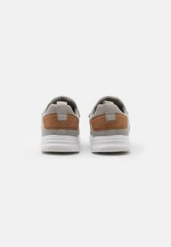 Marchandise de première qualité Pier One Baskets basses sneakers rond homme -Promos Pier One Boutique 70ca918c90ca43eca0c29a4b01e908ce