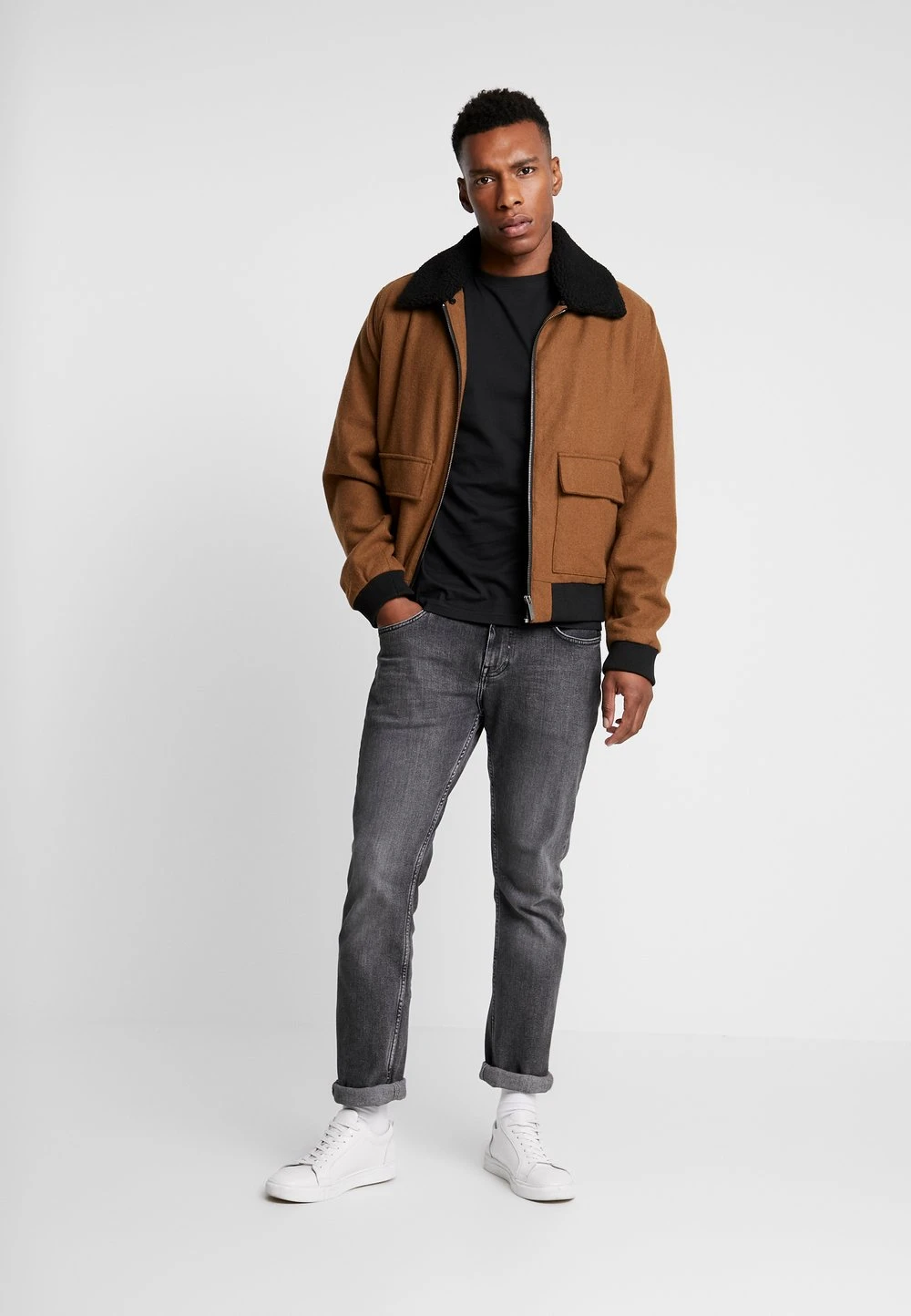 Excellente qualité Pier One 3 PACK - T-shirt basique t-shirts col rond homme 3 Excellente qualité Pier One 3 PACK - T-shirt basique t-shirts col rond homme