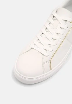 Vendre Pier One Baskets basses sneakers rond homme -Promos Pier One Boutique 725eb5a3236941a68515194a8087a512