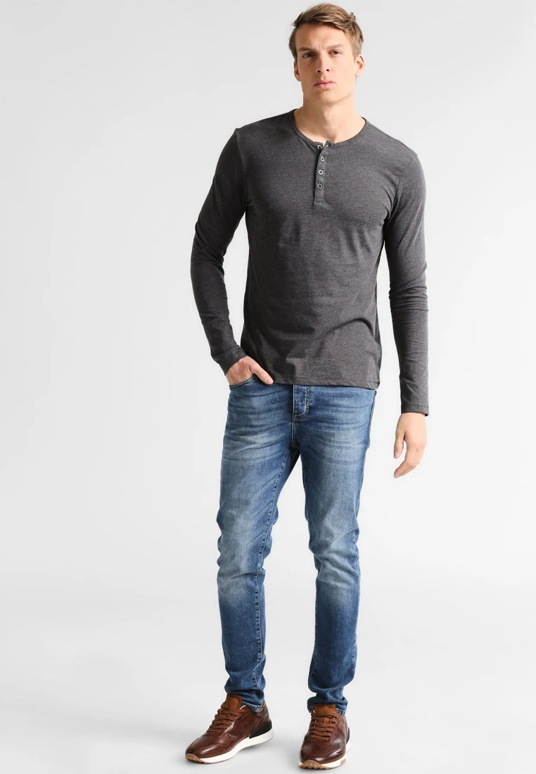 Pier One Prix Jamais Vus T-shirt à manches longues t-shirts & polos col tunisien homme 4 Pier One Prix Jamais Vus T-shirt à manches longues t-shirts & polos col tunisien homme – Image 2
