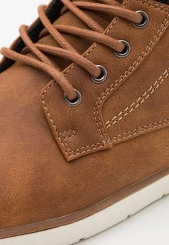 Pier One Baskets montantes Prix Malin baskets & sneakers rond homme 15 Pier One Baskets montantes Prix Malin baskets & sneakers rond homme -Promos Pier One Boutique 74e5f1c45af346dea118b694421b38ab