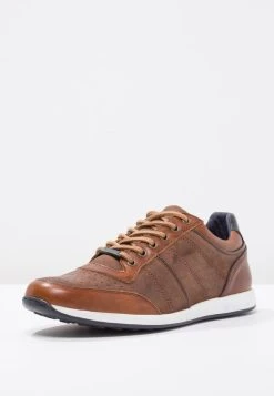 Pier One LEATHER - Baskets basses Pas Cher sneakers rond homme -Promos Pier One Boutique 76bd987e80ce4403a556ff43ac2e367a