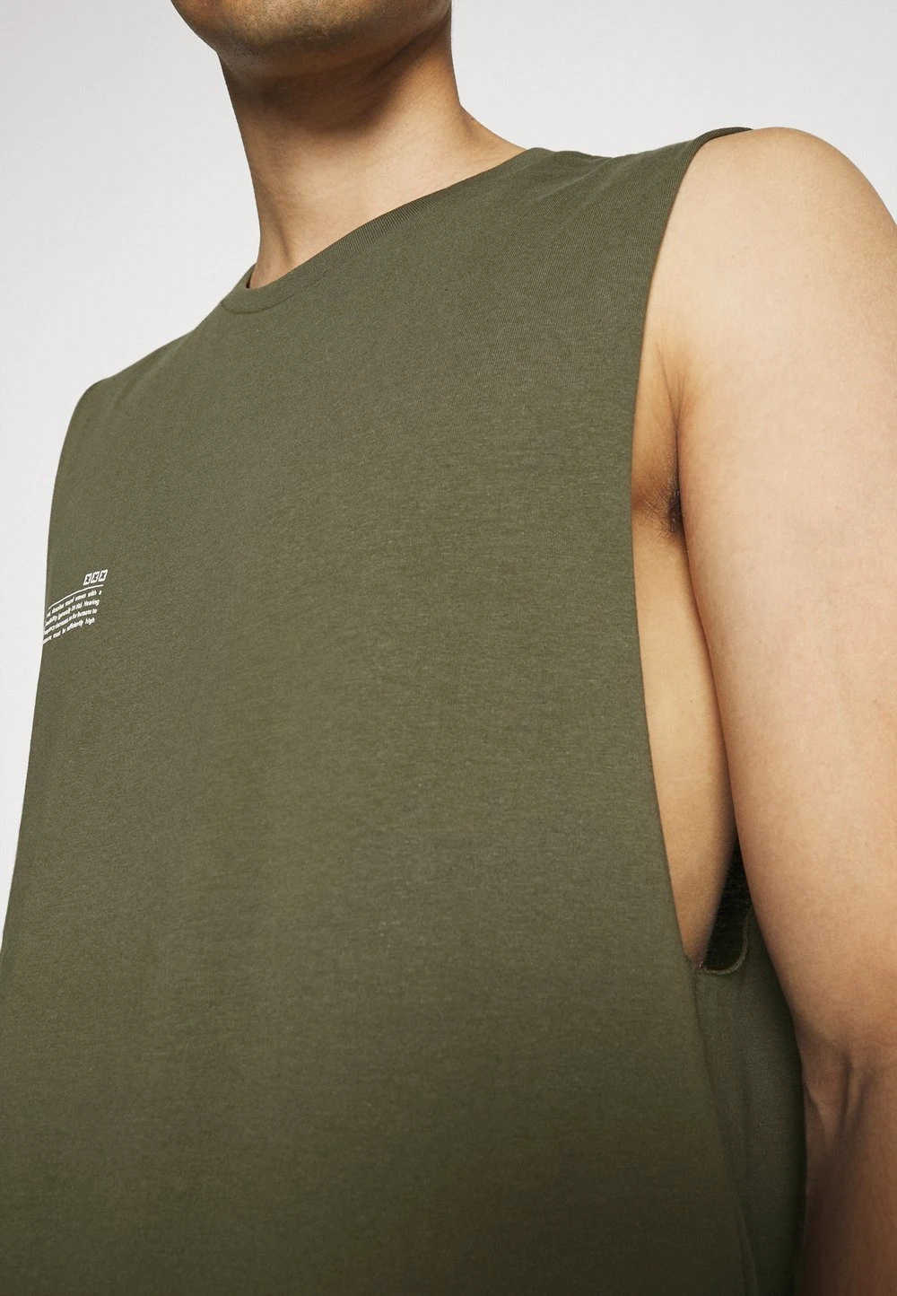 Pier One 3 PACK - Débardeur Prix De Lancement t-shirts col rond homme 11 Pier One 3 PACK - Débardeur Prix De Lancement t-shirts col rond homme – Image 9