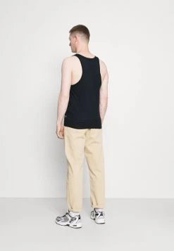 En Remise Pier One Débardeur t-shirts col rond homme -Promos Pier One Boutique 7addba5789c34fdaaf1c808ba9f77756