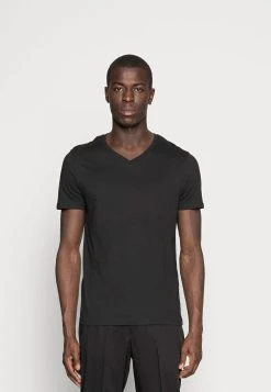Prix Préférentiel Pier One 3 PACK - T-shirt basique t-shirts col en v homme 16 Prix Préférentiel Pier One 3 PACK - T-shirt basique t-shirts col en v homme -Promos Pier One Boutique 7d4ae4d08ed74eac8f34429fd62cac25