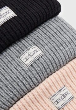 Pier One 3 PACK UNISEX - Bonnet Qualité garantie 100% casquettes, bonnets et chapeaux chiné -Promos Pier One Boutique 7e600cfe165e4167baed5f3382ed881f
