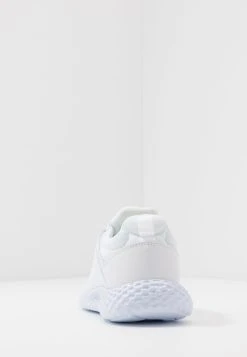 Pier One UNISEX - Baskets basses Qualité garantie 100% baskets & sneakers rond homme -Promos Pier One Boutique 7eb6c75f09a64300939cbce6bc7a697e