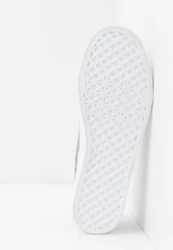 Pier One Prix Cassé UNISEX - Mocassins mocassins et loafers rond -Promos Pier One Boutique 801734fbe4ca499184f051dc4fb1e030