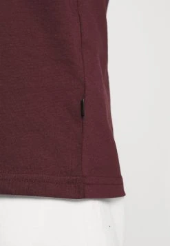 Prix Dégriffé Pier One 2 PACK - T-shirt basique t-shirts col rond homme 16 Prix Dégriffé Pier One 2 PACK - T-shirt basique t-shirts col rond homme -Promos Pier One Boutique 81ec0b34d64f43b6926a088392c56823