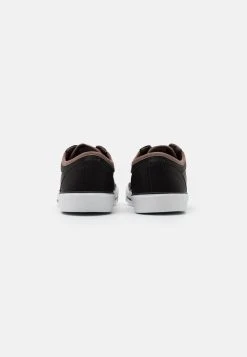 Pier One Prix Cassé Baskets basses sneakers rond homme 13 Pier One Prix Cassé Baskets basses sneakers rond homme -Promos Pier One Boutique 82a141af50154d00b6becbcda14dac92