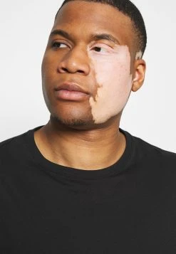 Prix Accessible Pier One 5 PACK - T-shirt basique t-shirts col rond homme -Promos Pier One Boutique 84331201d7ad4f91891897025b57fc5e