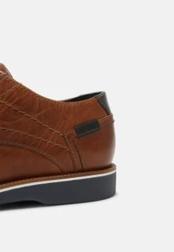 Prix Acceptable Pier One Derbies derbies et richelieus rond homme -Promos Pier One Boutique 8450ad5c92d0435e86affcc99be5ae34