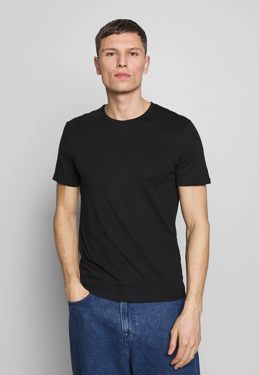 Prix Discount Pier One 5 PACK - T-shirt basique t-shirts col rond homme 4 Prix Discount Pier One 5 PACK - T-shirt basique t-shirts col rond homme â Image 2