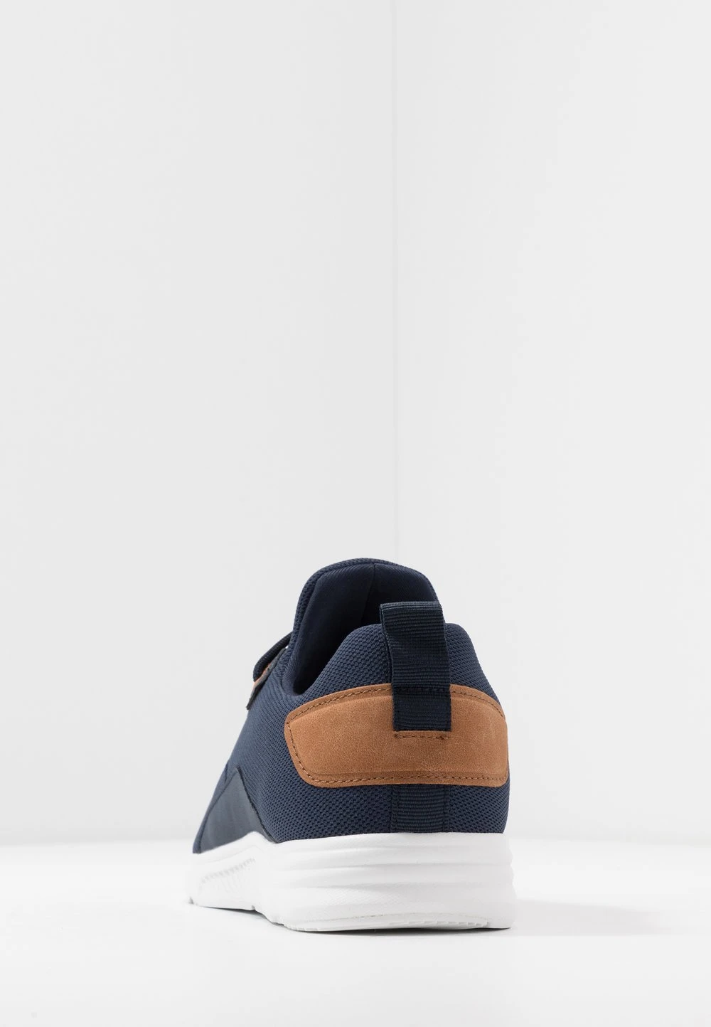 Pier One Baskets basses Prix Imbattable baskets & sneakers rond homme 6 Pier One Baskets basses Prix Imbattable baskets & sneakers rond homme â Image 4