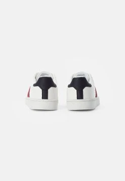 Pier One Baskets basses Prix Malin baskets & sneakers rond unisex 10 Pier One Baskets basses Prix Malin baskets & sneakers rond unisex -Promos Pier One Boutique 85f3d260dbe14d1f8435366b29897c39