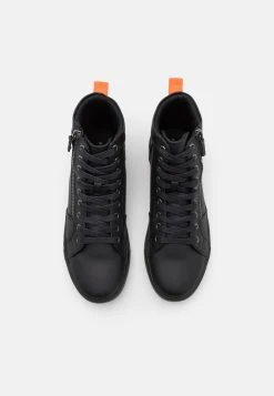 Soldes Pier One Baskets montantes baskets & sneakers rond homme 11 Soldes Pier One Baskets montantes baskets & sneakers rond homme -Promos Pier One Boutique 8637a2b357234e97836fdcd53c529bcf