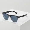 Pier One Lunettes de soleil Qualité garantie 100% trapèze homme -Promos Pier One Boutique 8d8b21b4dfcf4264a2911fb6b2e01a03