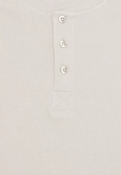 Prix Allégé Pier One LOUNGE HENLEY TEE - Haut de pyjama pyjamas col tunisien homme 9 Prix Allégé Pier One LOUNGE HENLEY TEE - Haut de pyjama pyjamas col tunisien homme -Promos Pier One Boutique 8ed5517d120e4da1ad586390db7503c1