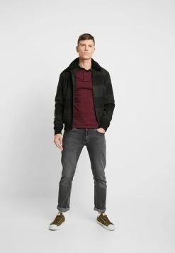 Pier One MUSCLE FIT - Polo Prix Refroidis t-shirts col polo homme 10 Pier One MUSCLE FIT - Polo Prix Refroidis t-shirts col polo homme -Promos Pier One Boutique 8f04bc93cb86430fb17b7449fe3c0ce3