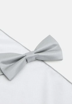 Rabais Pier One SET - Noeud papillon cravates et accessoires de costume carreaux homme -Promos Pier One Boutique 90c72d2ff05d4f2496c9dda5511e8f24