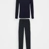 Pier One Rabais Pyjama pyjamas normale homme -Promos Pier One Boutique 915a4e2e34aa49438a1d16a8dd37a641