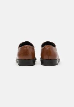Pier One Garantie De Qualité 100% Derbies & Richelieus chaussures de ville rond homme 12 Pier One Garantie De Qualité 100% Derbies & Richelieus chaussures de ville rond homme -Promos Pier One Boutique 92279e8985ac48b59a51f4dd1be0cd12