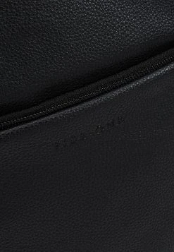 Pier One UNISEX - Sac à dos Rabais sacs poche pour pc portable 15 pouces -Promos Pier One Boutique 962c8fb156a54fb0a4c3680a998e03ef