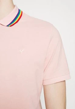 Plus Bas Prix De Vente Pier One PRIDE - Polo t-shirts col polo homme 13 Plus Bas Prix De Vente Pier One PRIDE - Polo t-shirts col polo homme -Promos Pier One Boutique 97476108a5bd4d6091444d9ed02a607f