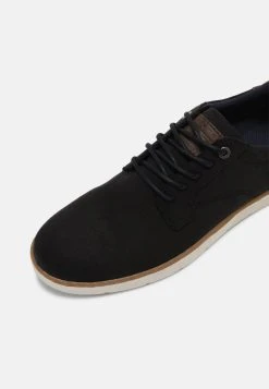 Pier One Baskets basses Pas Cher sneakers rond homme 14 Pier One Baskets basses Pas Cher sneakers rond homme -Promos Pier One Boutique 98c5a6173a114efc99827c97e1497543