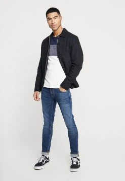 Pier One Pullover Vendre-Réclame pulls et gilets col rond homme 9 Pier One Pullover Vendre-Réclame pulls et gilets col rond homme -Promos Pier One Boutique 9b555e89b6464720bd5a3c410efa8716