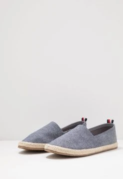 Pier One 50% Off De Vente UNISEX - Espadrilles chaussures basses rond 11 Pier One 50% Off De Vente UNISEX - Espadrilles chaussures basses rond -Promos Pier One Boutique 9c452bf85d2245228fd5d64ea90088c5