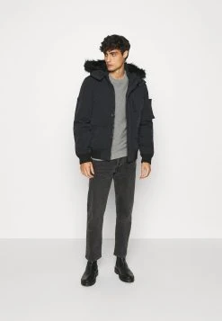 Pier One Pullover Vendre pulls et gilets col rond homme 9 Pier One Pullover Vendre pulls et gilets col rond homme -Promos Pier One Boutique 9ed3861e75834da18309ccd0c8c707cf