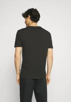 Pier One 5 PACK - T-shirt basique Qualité Garantie t-shirts col rond homme 14 Pier One 5 PACK - T-shirt basique Qualité Garantie t-shirts col rond homme -Promos Pier One Boutique a0c7b6453ce14bcdb30df26ad77873b2