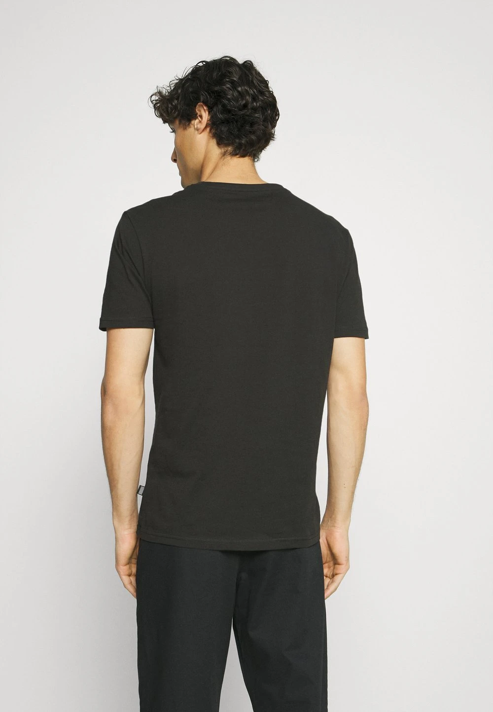 Pier One 5 PACK - T-shirt basique Qualité Garantie t-shirts col rond homme 5 Pier One 5 PACK - T-shirt basique Qualité Garantie t-shirts col rond homme – Image 3