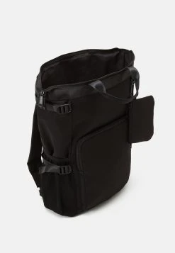 Pier One Vendre-Réclame UNISEX SET - Sac à dos sacs compartiment pour pc portable -Promos Pier One Boutique a23c9c91b65f49c595bdc0cd5f7583bc