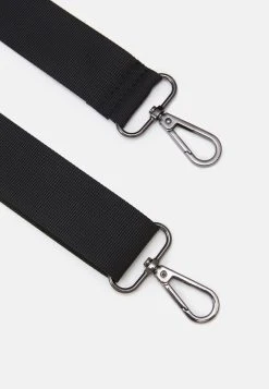 Vendre Pier One UNISEX - Sac ordinateur sacs compartiment pour pc portable -Promos Pier One Boutique a4dfc370042341eb833e0e4dcd12f6d1